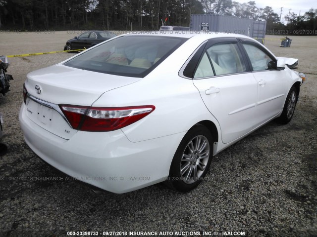4T4BF1FK5FR457900 - 2015 TOYOTA CAMRY LE/XLE/SE/XSE 白色 照片 4