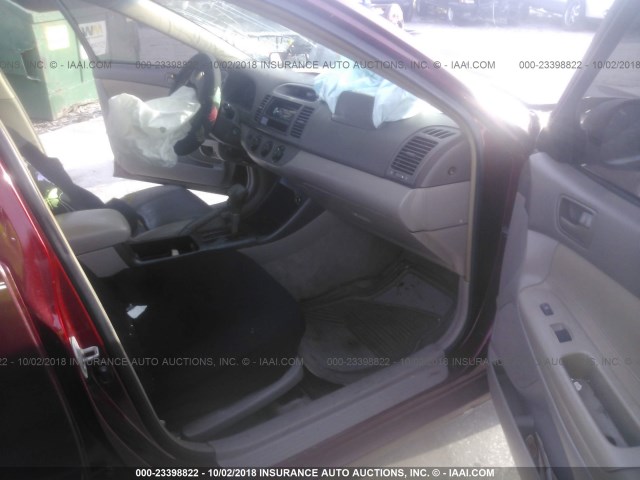 4T1BE32K63U135096 - 2003 TOYOTA CAMRY LE/XLE/SE Марун фото 5