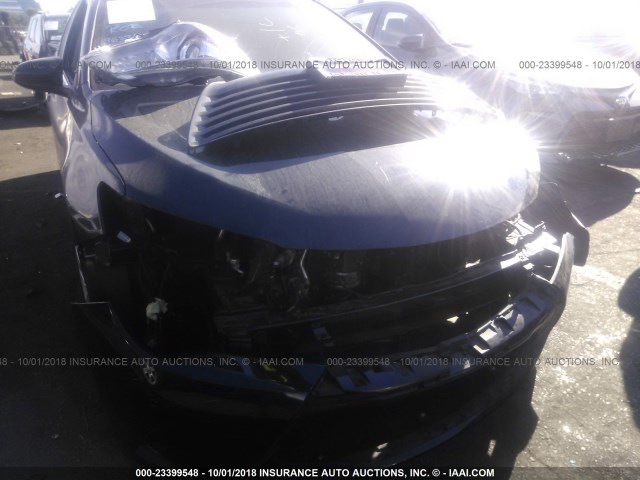 4T1BF1FK0HU367437 - 2017 TOYOTA CAMRY LE/XLE/SE/XSE 深蓝色 照片 6