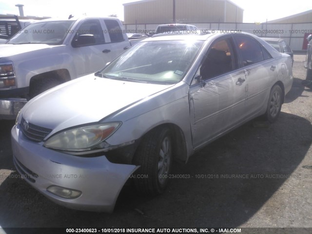 4T1BF32K33U060239 - 2003 TOYOTA CAMRY LE/XLE/SE SILVER photo 2