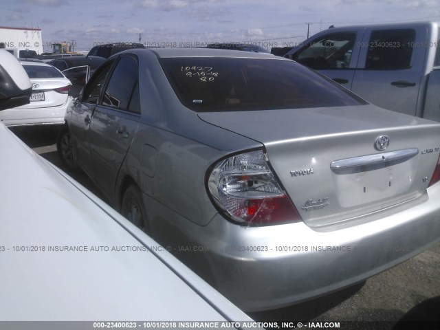 4T1BF32K33U060239 - 2003 TOYOTA CAMRY LE/XLE/SE SILVER photo 3