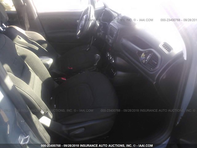 ZACCJABB0HPF14144 - 2017 JEEP RENEGADE LATITUDE GRAY photo 5