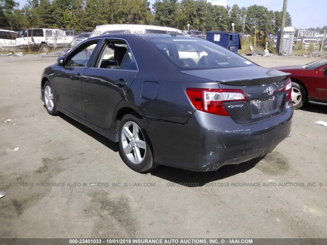 4T1BF1FK8CU017384 - 2012 TOYOTA CAMRY SE/LE/XLE 灰色 照片 3