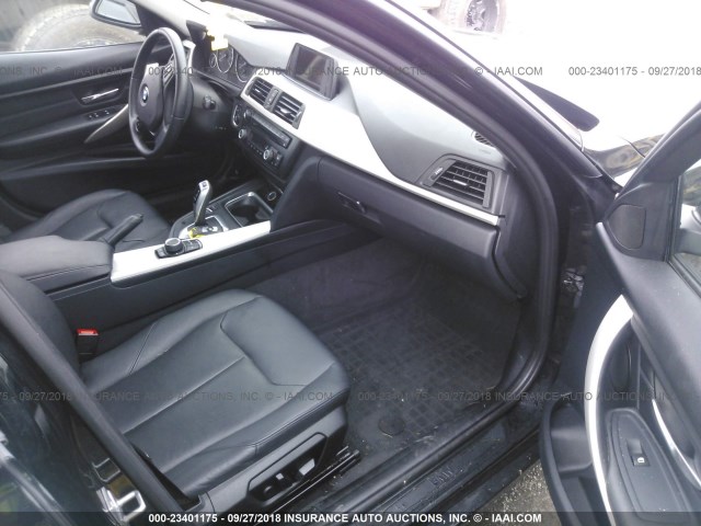 WBA3C3C53DF981311 - 2013 BMW 320 I/XDRIVE Schwarz Foto 5