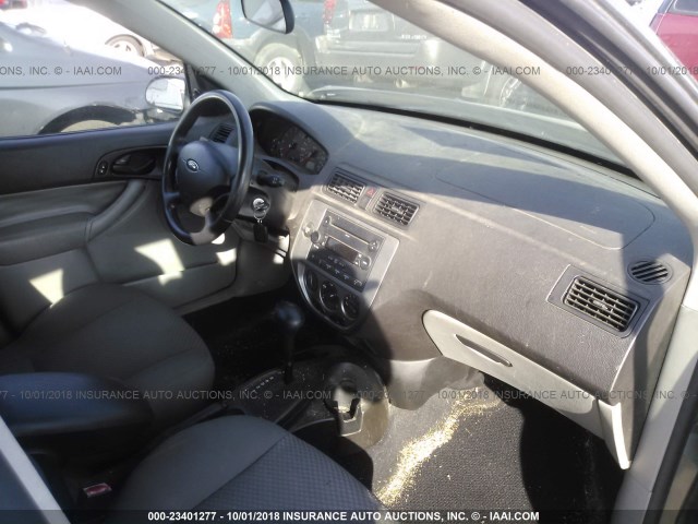 1FAHP37N67W331583 - 2007 FORD FOCUS ZX5/S/SE/SES GRAY photo 5