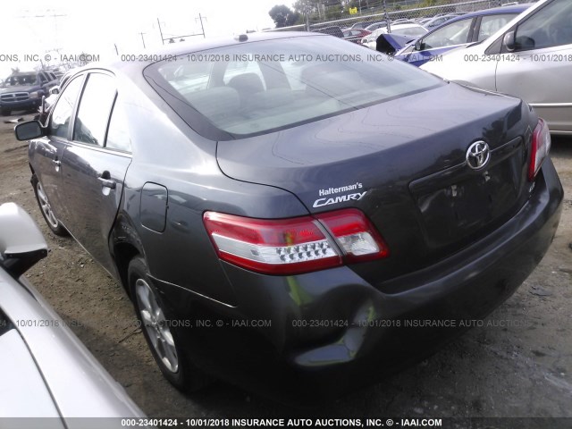 4T1BF3EK9BU224152 - 2011 TOYOTA CAMRY SE/LE/XLE GRAY photo 3