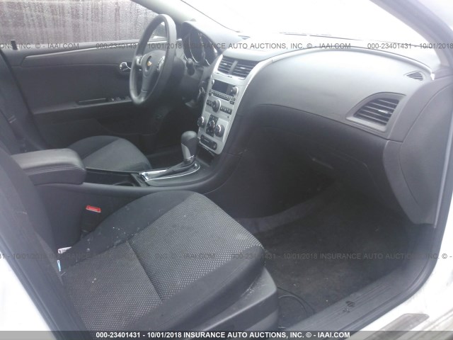 1G1ZC5E16BF130760 - 2011 CHEVROLET MALIBU 1LT 白色 照片 5