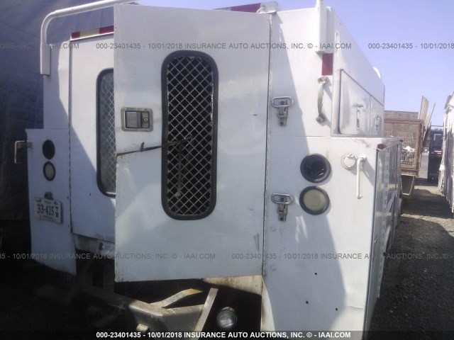 1FDAW56PX6EC68341 - 2006 FORD F550 SUPER DUTY WHITE photo 4