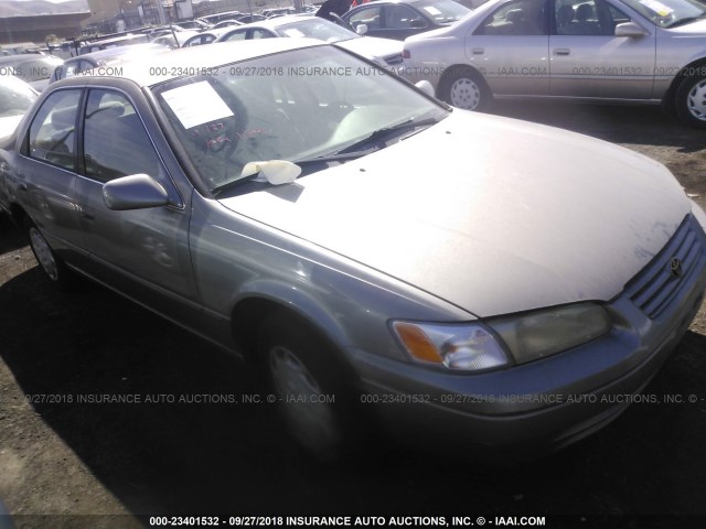 JT2BG22K6W0146788 - 1998 TOYOTA CAMRY CE/LE/XLE 灰色 照片 1