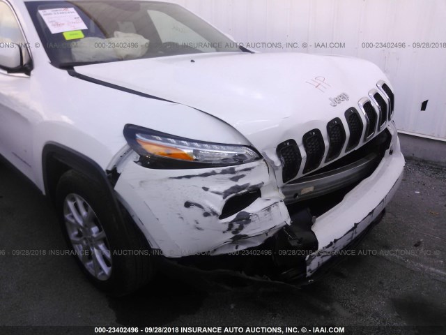 1C4PJLCBXHW539986 - 2017 JEEP CHEROKEE LATITUDE WHITE photo 6