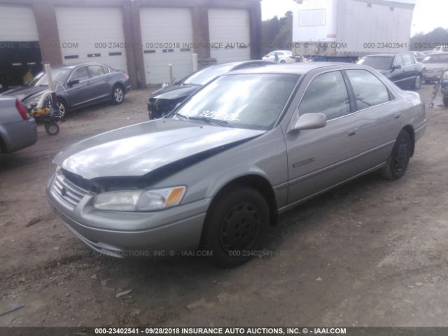 JT2BG22K9W0150883 - 1998 TOYOTA CAMRY CE/LE/XLE 金色 照片 2