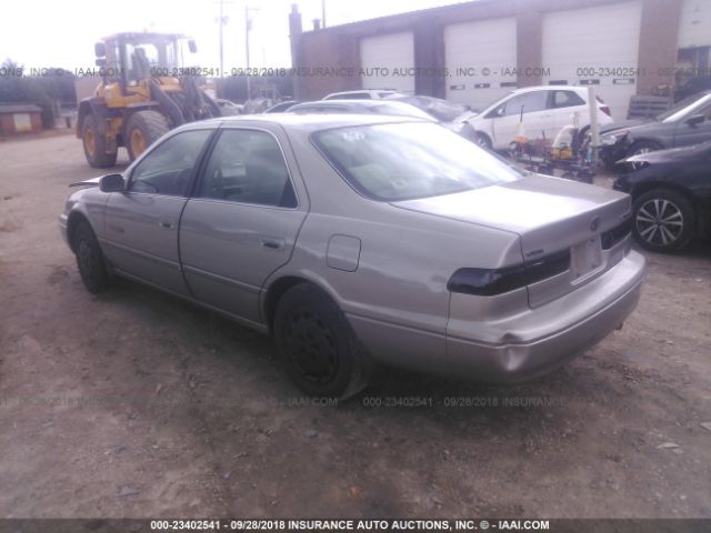 JT2BG22K9W0150883 - 1998 TOYOTA CAMRY CE/LE/XLE 金色 照片 3