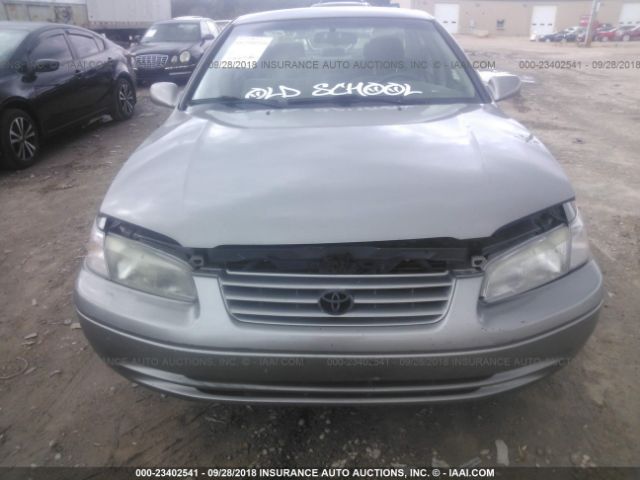 JT2BG22K9W0150883 - 1998 TOYOTA CAMRY CE/LE/XLE 金色 照片 6