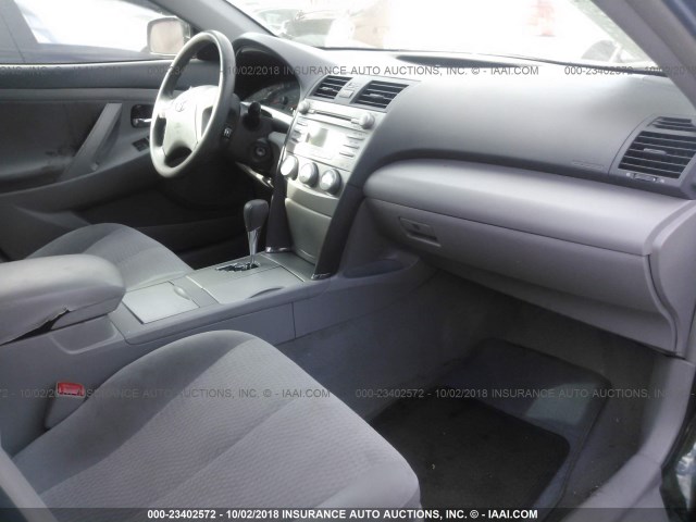 4T4BF3EK0BR138332 - 2011 TOYOTA CAMRY SE/LE/XLE 绿色 照片 5