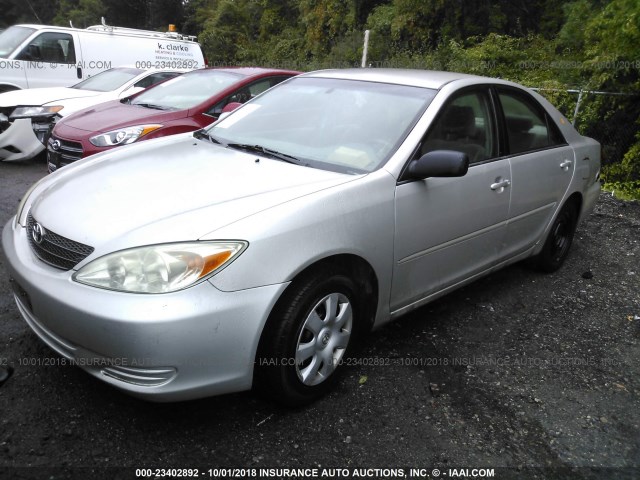 4T1BE32K24U826143 - 2004 TOYOTA CAMRY LE/XLE/SE SILVER photo 2