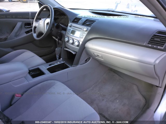 4T1BE46K69U845799 - 2009 TOYOTA CAMRY SE/LE/XLE 浅蓝色 照片 5