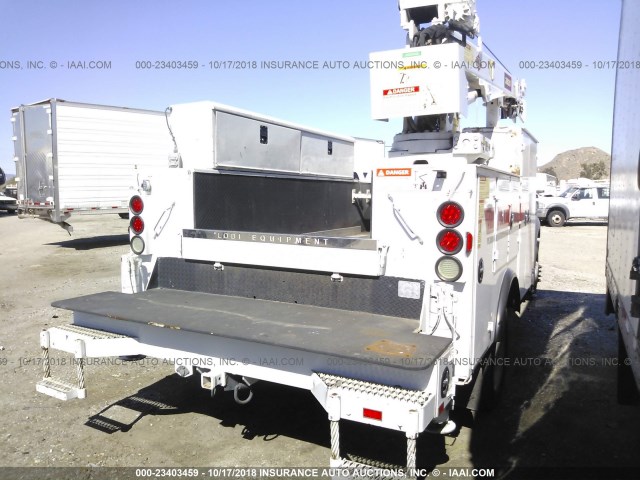 1FDUF5GY6DEA57395 - 2013 FORD F550 SUPER DUTY WHITE photo 4