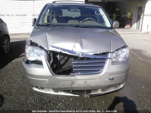 2A8HR54P28R682385 - 2008 CHRYSLER TOWN & COUNTRY TOURING TAN photo 6