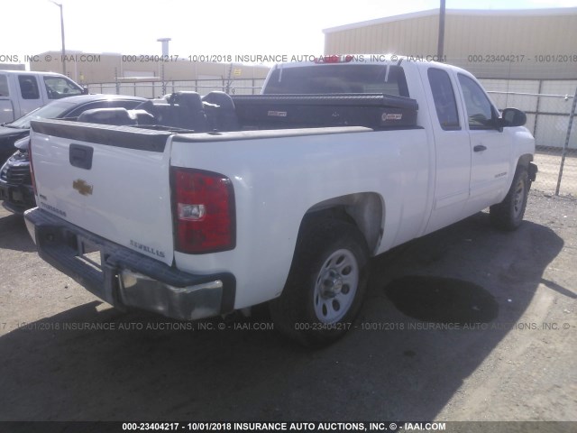 1GCRCREA8CZ262661 - 2012 CHEVROLET SILVERADO C1500  LS WHITE photo 4