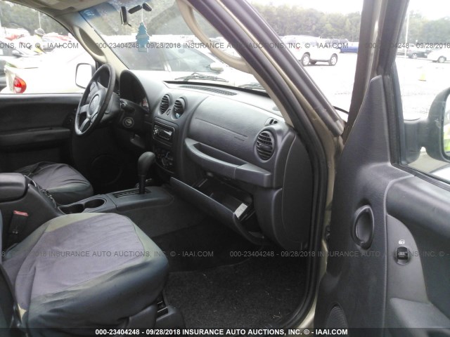 1J4GL48K24W242949 - 2004 JEEP LIBERTY SPORT TAN photo 5