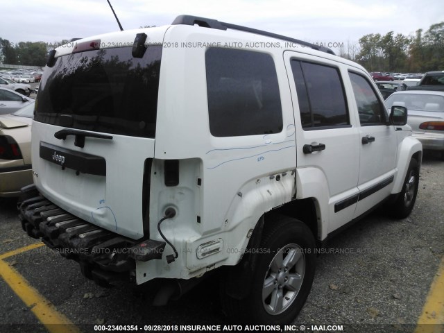 1J8GN28K89W543424 - 2009 JEEP LIBERTY SPORT WHITE photo 4