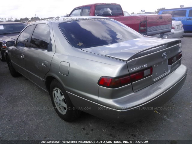 JT2BG22K2X0283468 - 1999 TOYOTA CAMRY LE/XLE TAN photo 3