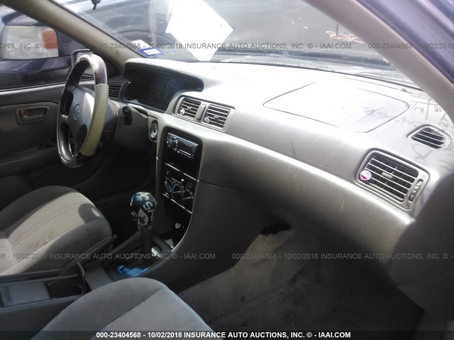 JT2BG22K2X0283468 - 1999 TOYOTA CAMRY LE/XLE TAN photo 5