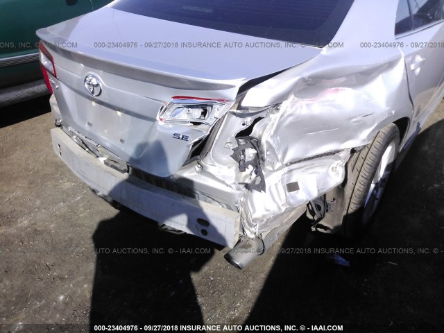 4T1BF1FK4DU673972 - 2013 TOYOTA CAMRY L/SE/LE/XLE Gümüş foto 6