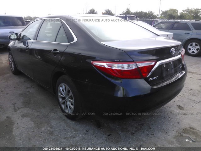 4T1BF1FK8FU043472 - 2015 TOYOTA CAMRY LE/XLE/SE/XSE BLACK photo 3