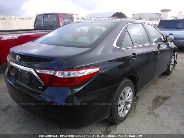 4T1BF1FK8FU043472 - 2015 TOYOTA CAMRY LE/XLE/SE/XSE BLACK photo 4