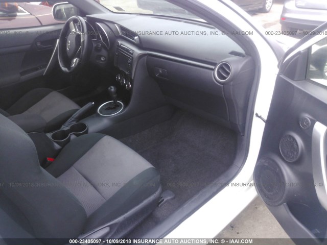 JTKJF5C78F3093424 - 2015 TOYOTA SCION TC 白色 照片 5