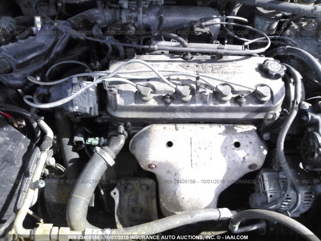 19UYA1159VL020903 - 1997 ACURA 2.2CL Verde foto 10