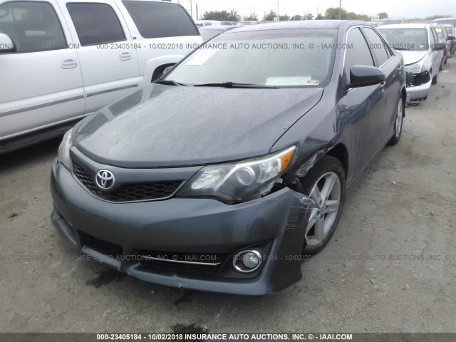 4T1BF1FKXDU243024 - 2013 TOYOTA CAMRY L/SE/LE/XLE Boz foto 2