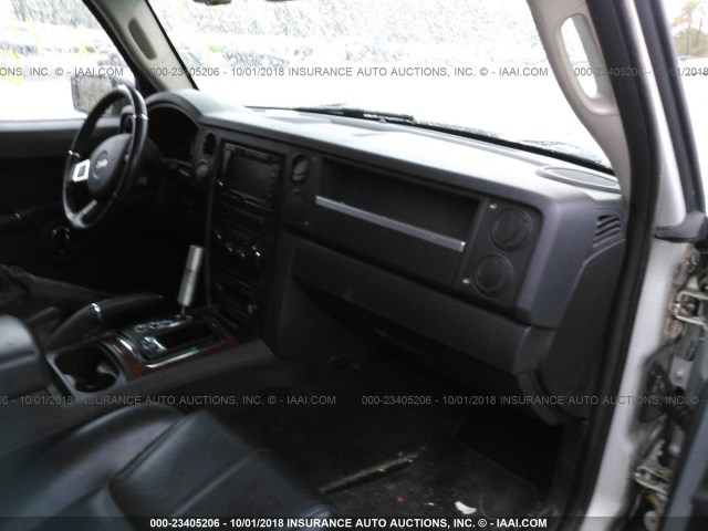 1J8HG582X8C243464 - 2008 JEEP COMMANDER LIMITED SILVER photo 5