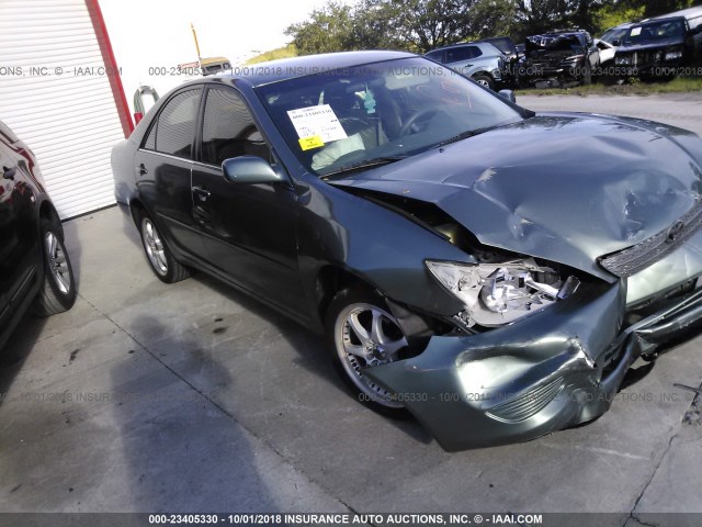 JTDBE32K420113026 - 2002 TOYOTA CAMRY LE/XLE/SE Жасыл фото 1