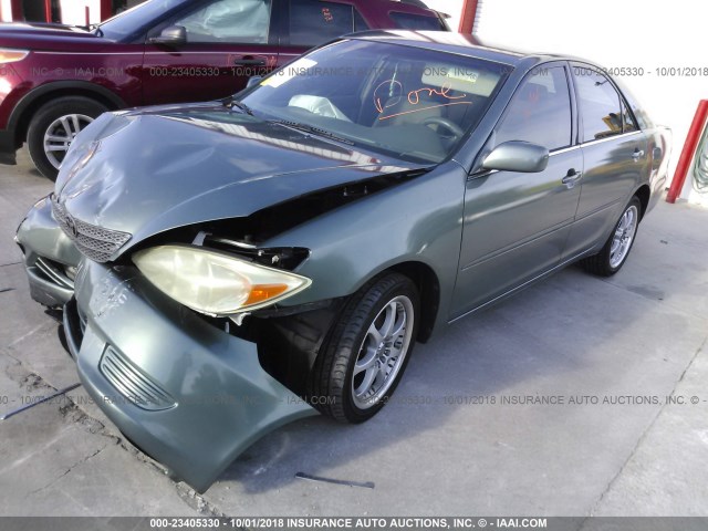 JTDBE32K420113026 - 2002 TOYOTA CAMRY LE/XLE/SE Жасыл фото 2