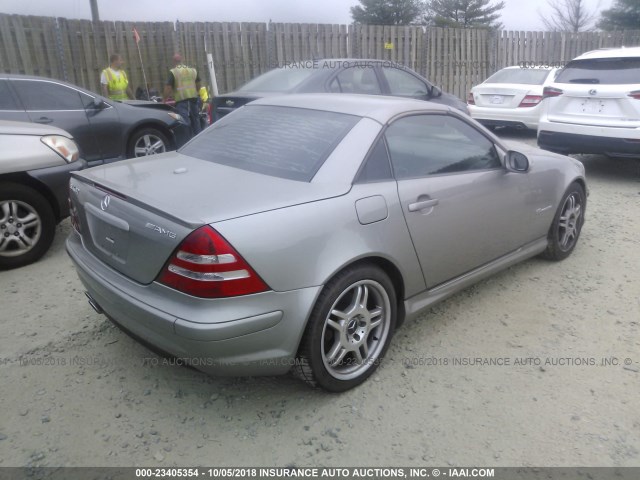 WDBKK66F94F305113 - 2004 MERCEDES-BENZ SLK 32 AMG KOMPRESSOR GRAY photo 4