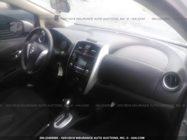 3N1CE2CP8FL418310 - 2015 NISSAN VERSA NOTE S/S PLUS/SV/SL/SR SILVER photo 5