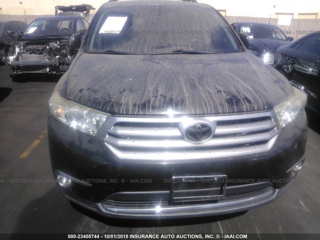 5TDBK3EHXCS113829 - 2012 TOYOTA HIGHLANDER SE BLACK photo 6