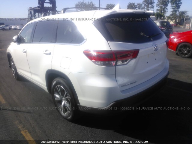 5TDZARFH4JS038836 - 2018 TOYOTA HIGHLANDER LE WHITE photo 3