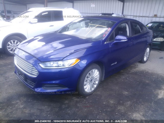 3FA6P0LU7GR386971 - 2016 FORD FUSION SE HYBRID BLUE photo 2