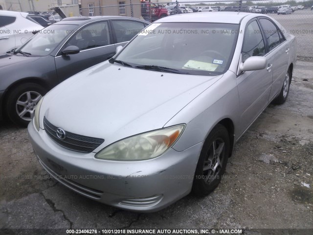 4T1BE30K13U126809 - 2003 TOYOTA CAMRY LE/XLE/SE Күміс фото 2