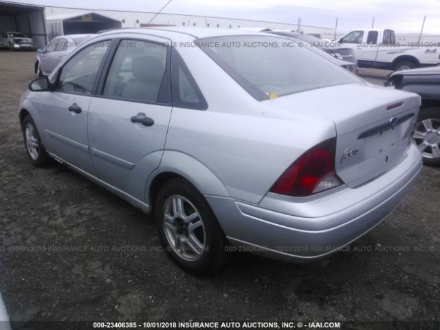 1FAFP34P73W175531 - 2003 FORD FOCUS SE/SE COMFORT/SE SPORT SILVER photo 3