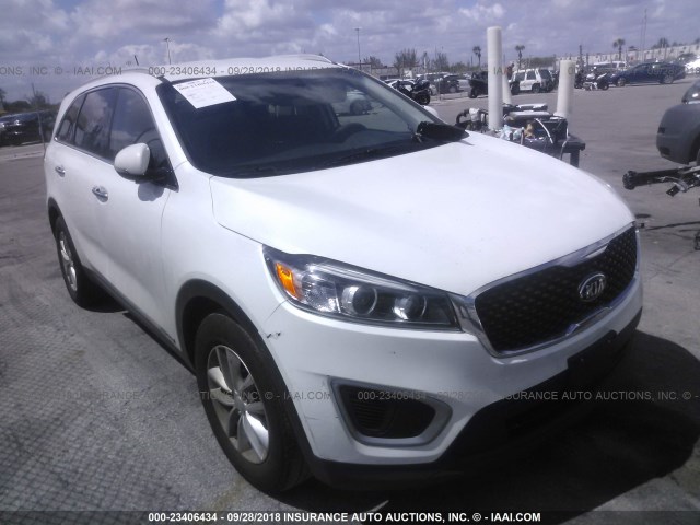 5XYPGDA57HG213643 - 2017 KIA SORENTO LX/L WHITE photo 1