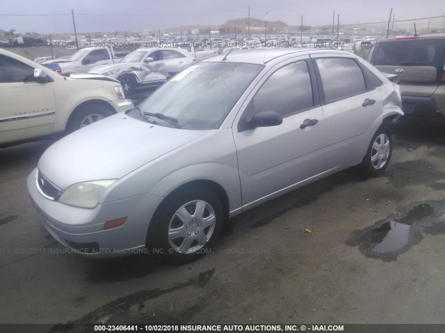 1FAFP34N57W307710 - 2007 FORD FOCUS ZX4/S/SE/SES Күміс фото 2