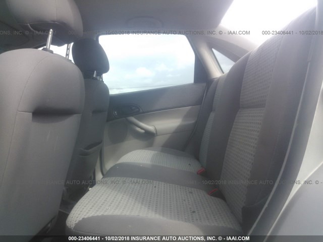 1FAFP34N57W307710 - 2007 FORD FOCUS ZX4/S/SE/SES Күміс фото 8