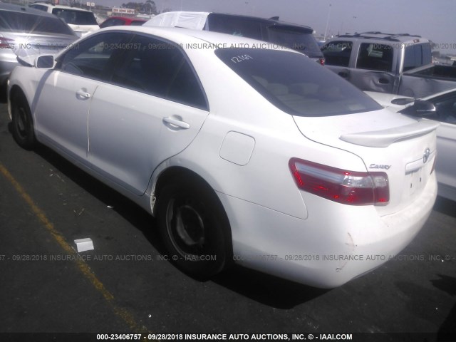4T1BE46K09U812930 - 2009 TOYOTA CAMRY SE/LE/XLE თეთრი ფოტო 3