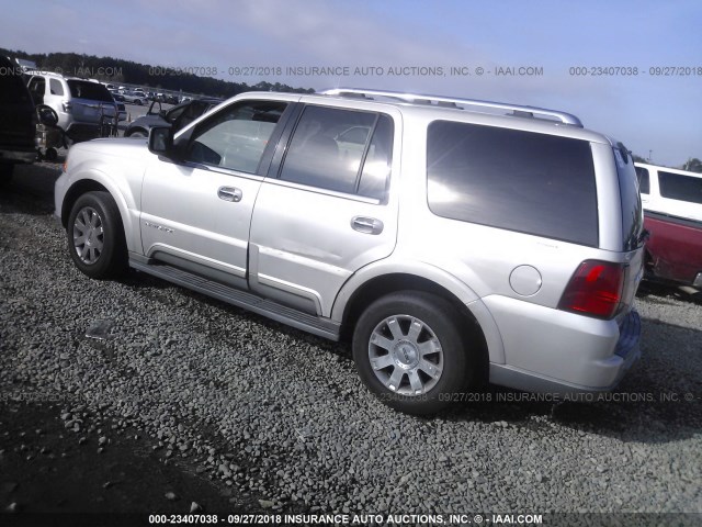 5LMFU27R24LJ16926 - 2004 LINCOLN NAVIGATOR Srebrny zdjęcie 3