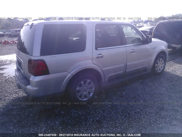 5LMFU27R24LJ16926 - 2004 LINCOLN NAVIGATOR Srebrny zdjęcie 4