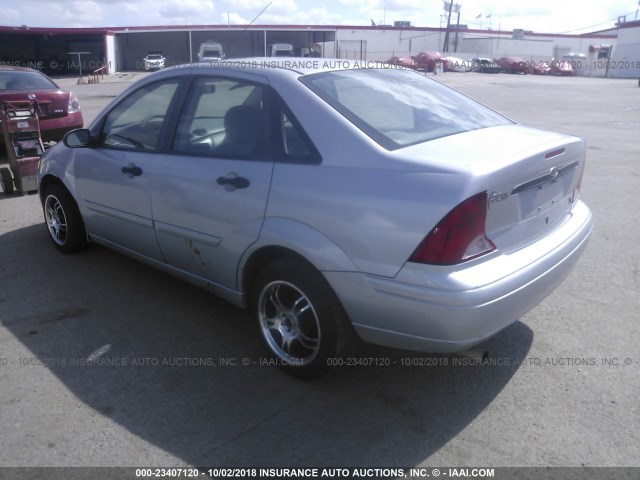 1FAFP34373W119750 - 2003 FORD FOCUS SE COMFORT/SE SPORT SILVER photo 3